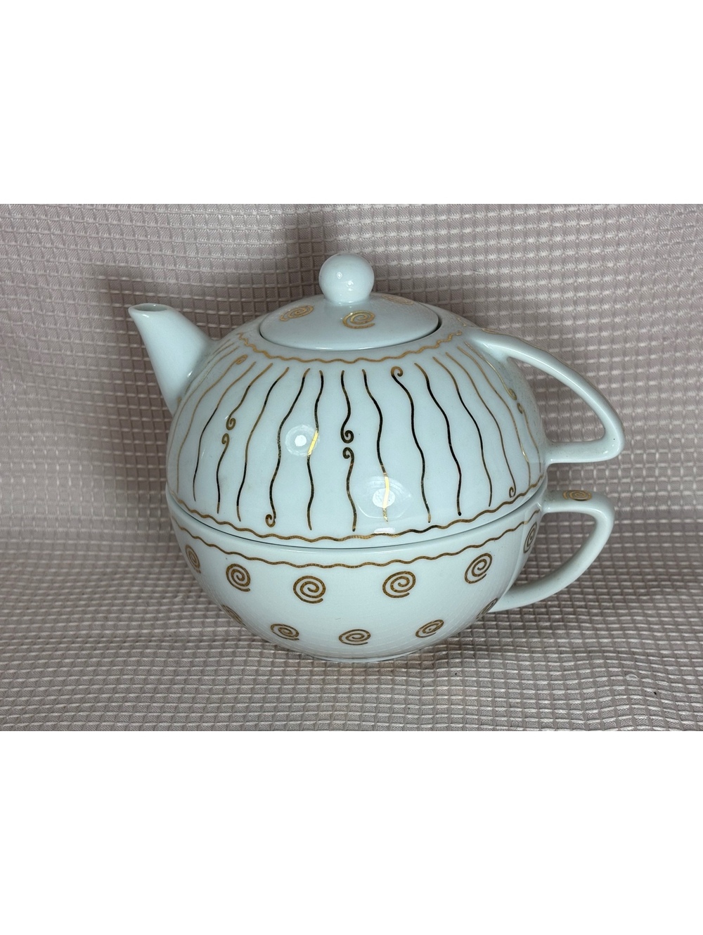 255 - Pottery Barn Tea for One Nile Pattern